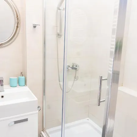 155sqm 4br For 9 Guests * Belgrad