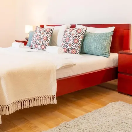 155sqm 4br For 9 Guests *