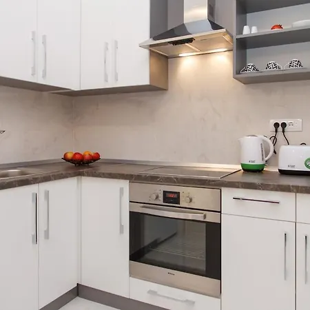 155sqm 4br For 9 Guests Apartament Belgrad