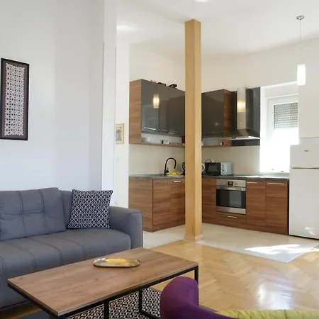 155sqm 4br For 9 Guests بلغراد