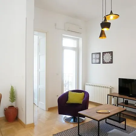 155sqm 4br For 9 Guests Belgrad