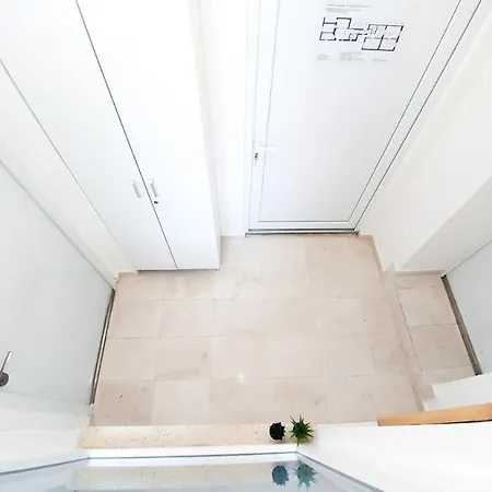 Apartament 155sqm 4br For 9 Guests Belgrad